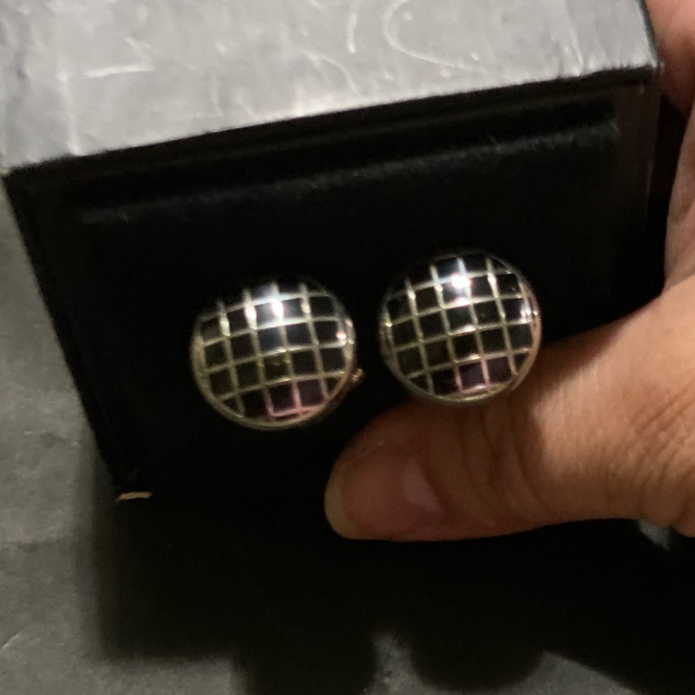 Men’s cuff link